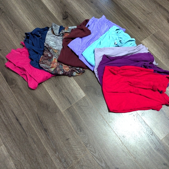 Lot of 9 tee shirts and tanks. Long and Short sleeves . XL and XXL. See pictures - Picture 1 of 8